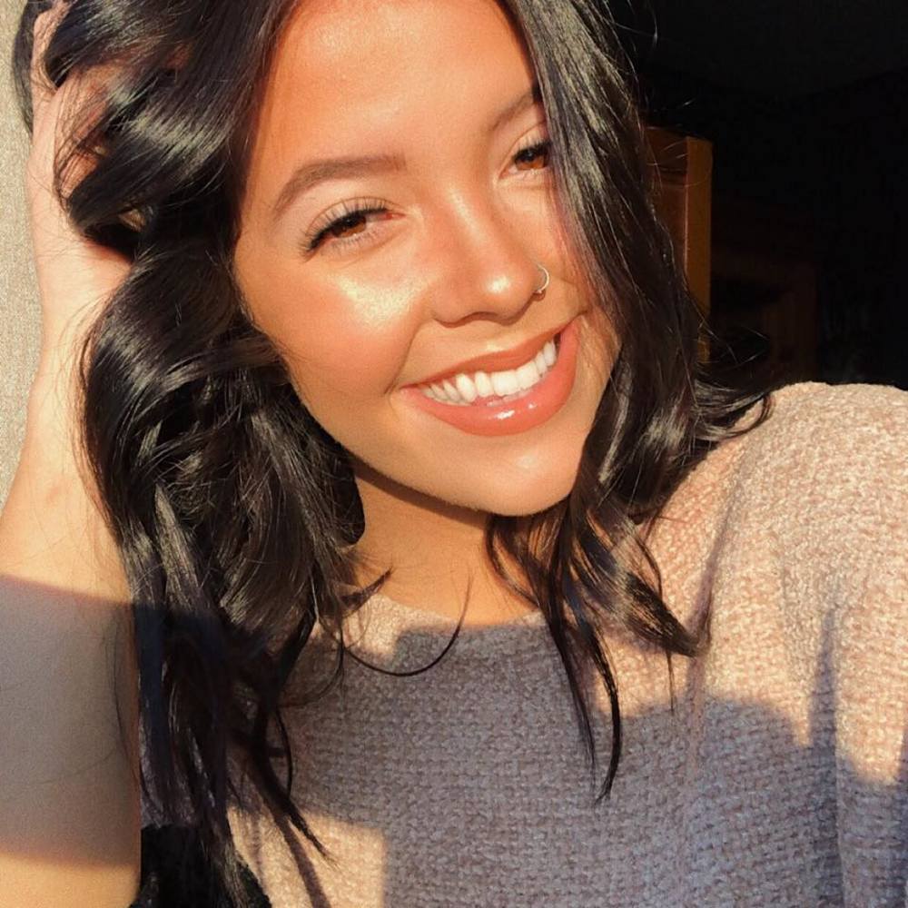 Meet your Posher, Mikaela